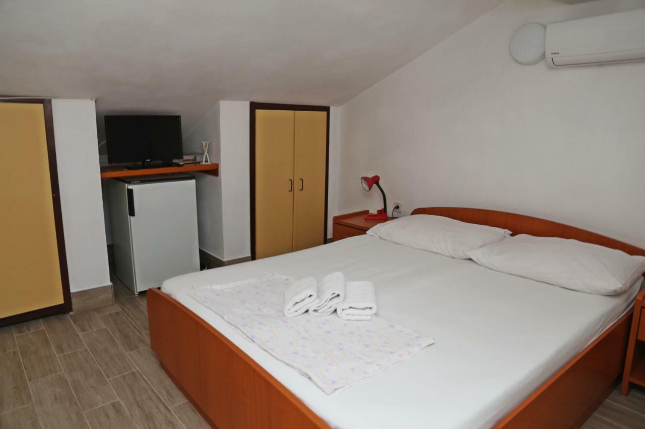 Apartments Katica 鲁巴达 外观 照片